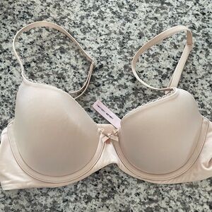 Victoria's Secret Cream Bra